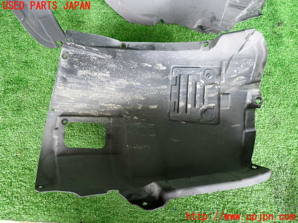 2UPJ-9230121092]BMW 325i(VB25)(E90)左前フェンダーライナー 中古_4