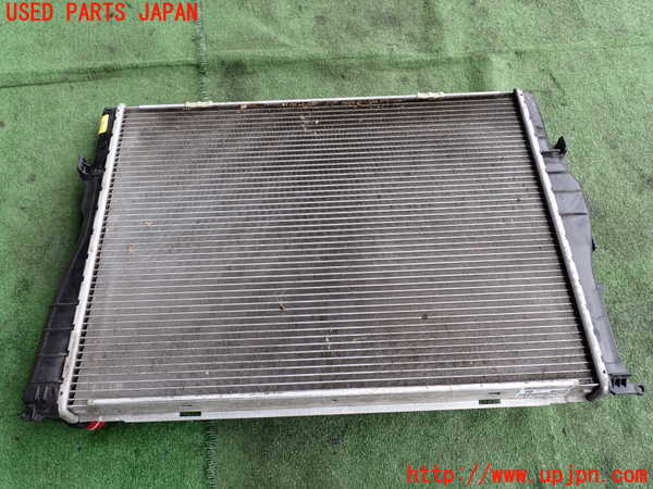 2UPJ-9230122321]BMW 325i(VB25)(E90)ラジエーター1 中古_2