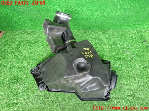 2UPJ-9230122560]BMW 325i(VB25)(E90)エアクリーナーボックス 中古_4