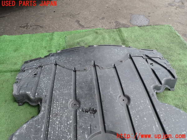 2UPJ-9230122170]BMW 325i(VB25)(E90)エンジンアンダーカバー 中古_2