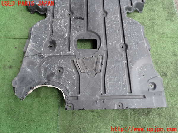 2UPJ-9230122170]BMW 325i(VB25)(E90)エンジンアンダーカバー 中古_3