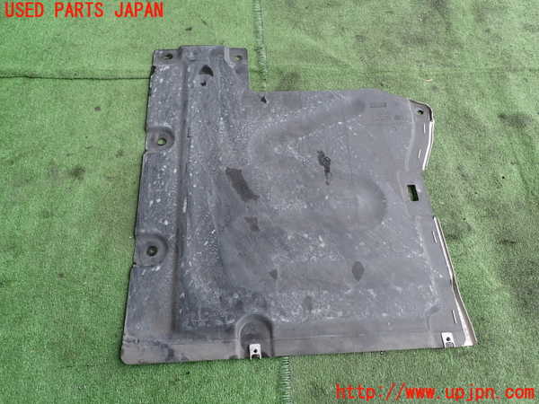 2UPJ-9230121721]BMW 325i(VB25)(E90)アンダーカバー1 中古_2