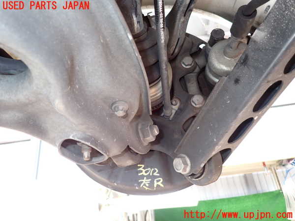 2UPJ-9230124305]BMW 325i(VB25)(E90)左リアナックルハブ 中古_2
