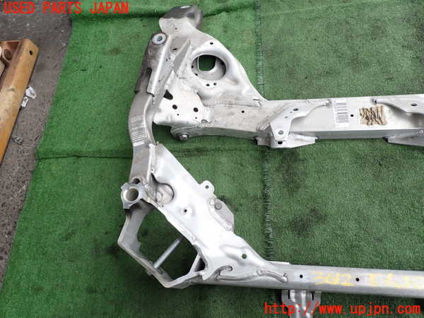 2UPJ-9230125285]BMW 325i(VB25)(E90)フロントメンバー 中古_3
