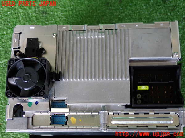 2UPJ-9230126500]BMW 325i(VB25)(E90)CD&MDプレイヤー 中古_3