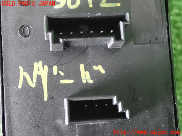 2UPJ-9230126290]BMW 325i(VB25)(E90)ハザードスイッチ 中古_3