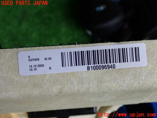 2UPJ-9230127761]BMW 325i(VB25)(E90)トノカバー1 中古_4