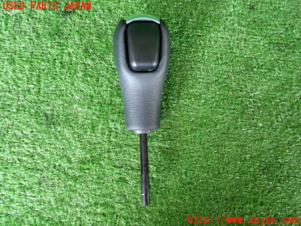 2UPJ-9230127570]BMW 325i(VB25)(E90)シフトノブ 中古_3