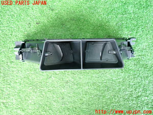 2UPJ-9230127528]BMW 325i(VB25)(E90)エアコン吹き出し口3 (真中) 中古_3