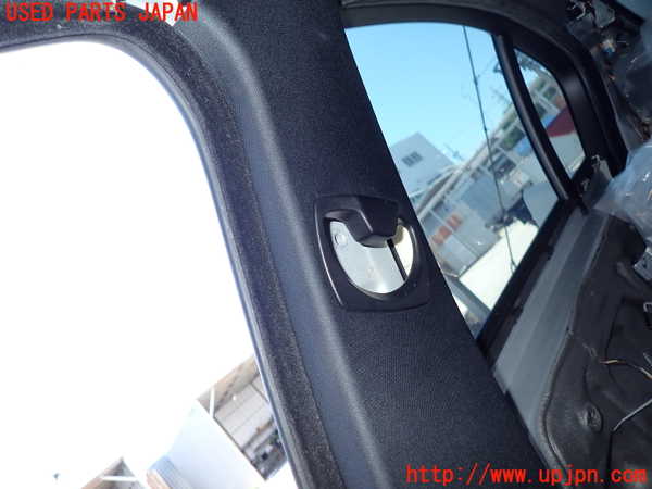 2UPJ-9230127665]BMW 325i(VB25)(E90)右センターピラートリム 中古_2