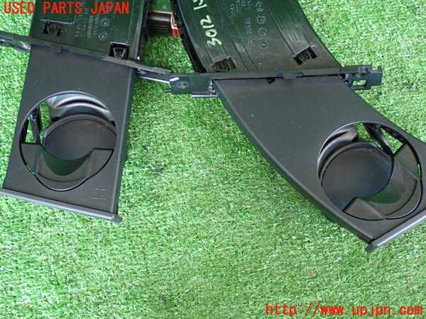 2UPJ-9230127810]BMW 325i(VB25)(E90)ドリンクホルダー 中古_4