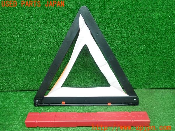 3UPJ=9230130643]BMW 328i(3A20 F30)純正 三角表示板 6 770 487 停止版 ケース付 中古_2