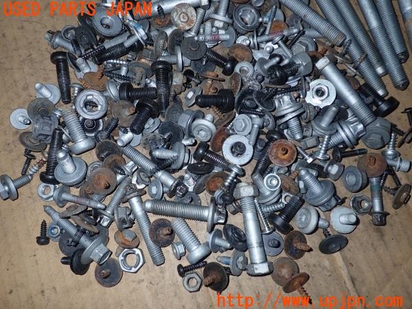 3UPJ=9230130720]BMW 328i(3A20 F30)ネジ・ナット・ステー類 セット ジャンク_3