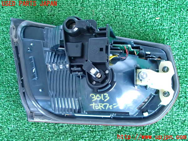 2UPJ-9230131550]BMW 328i(3A20)右リアフィニッシャー 中古 F30_2