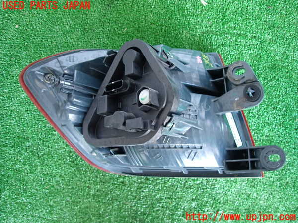 2UPJ-9230131530]BMW 328i(3A20)右テールランプ 中古 F30_2