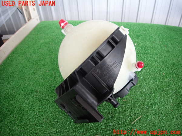 2UPJ-9230132410]BMW 328i(3A20)ラジエータータンク 中古 F30_2