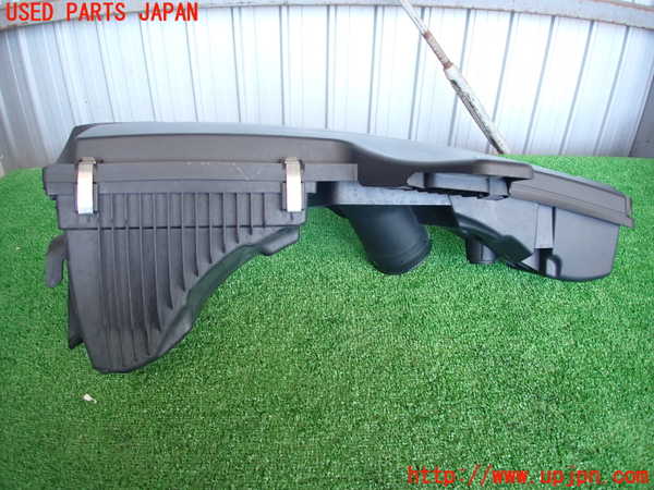 2UPJ-9230132560]BMW 328i(3A20)エアクリーナーボックス 中古 F30_2