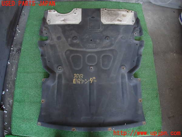 2UPJ-9230132170]BMW 328i(3A20)エンジンアンダーカバー 中古 F30_2
