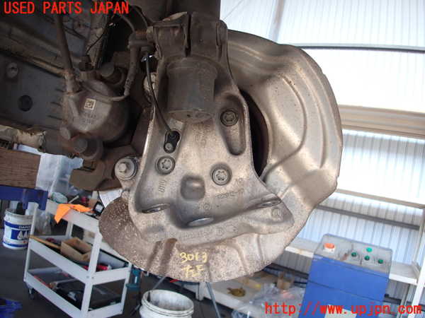 2UPJ-9230134295]BMW 328i(3A20)左フロントナックルハブ 中古 F30_2