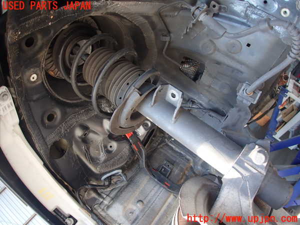 2UPJ-9230135015]BMW 328i(3A20)右フロントストラット 中古 F30_2