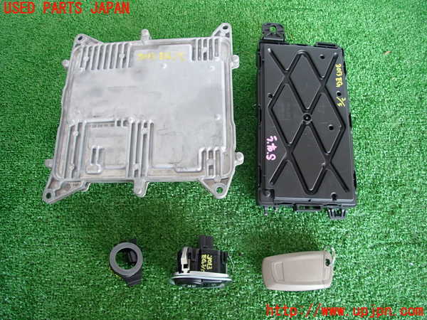 2UPJ-9230136110]BMW 328i(3A20)エンジンコンピューター 中古 F30_2