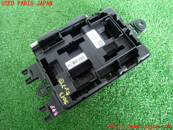 2UPJ-9230136741]BMW 328i(3A20)ヒューズボックス1 中古 F30_2