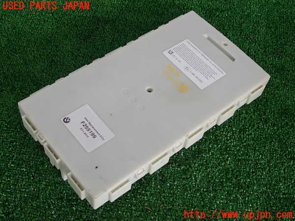2UPJ-9230136742]BMW 328i(3A20)ヒューズボックス2 中古 F30_2