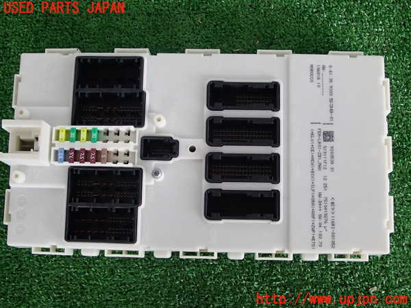2UPJ-9230136742]BMW 328i(3A20)ヒューズボックス2 中古 F30_3