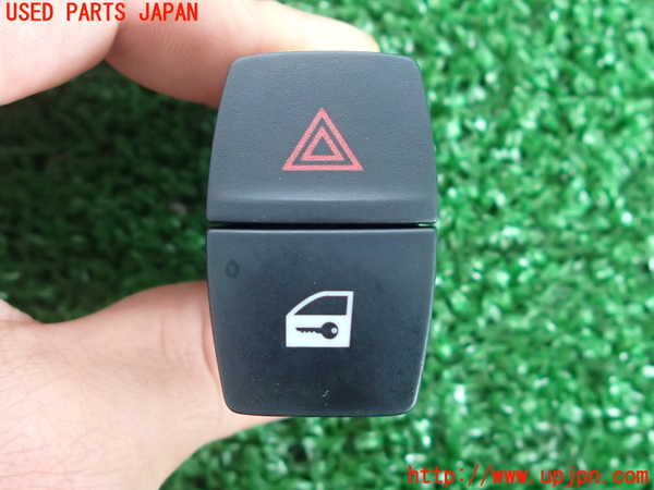 2UPJ-9230136290]BMW 328i(3A20)ハザードスイッチ 中古 F30_3