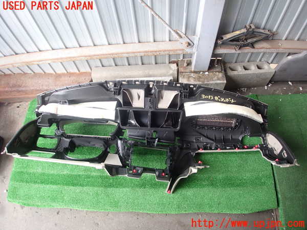 2UPJ-9230137505]BMW 328i(3A20)ダッシュボード 中古 F30_5