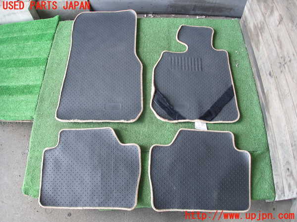 2UPJ-9230137800]BMW 328i(3A20)フロアマット 中古 F30_4
