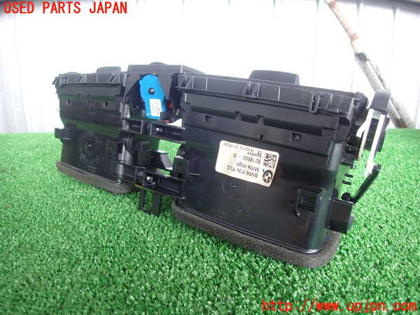 2UPJ-9230137526]BMW 328i(3A20)エアコン吹き出し口1 (真中) 中古 F30_3
