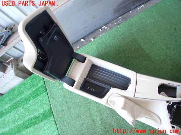 2UPJ-9230137540]BMW 328i(3A20)センターコンソール 中古 F30_3