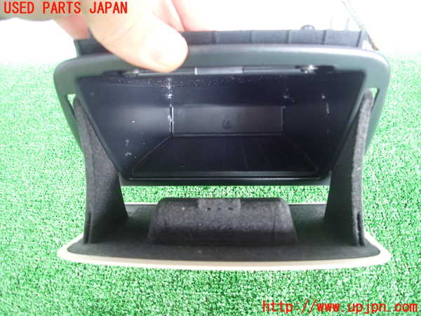 2UPJ-9230137841]BMW 328i(3A20)小物入れ1 中古 F30_2