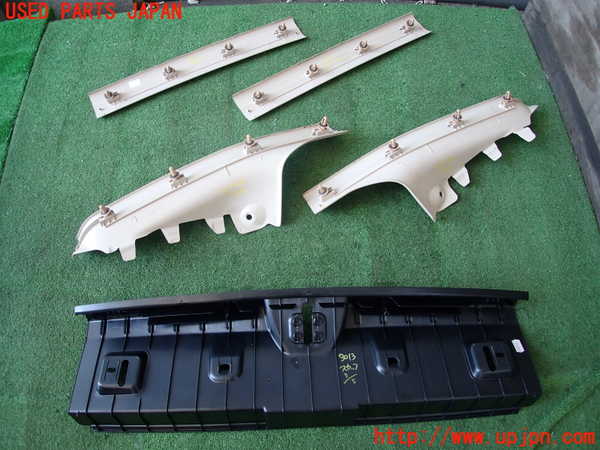 2UPJ-9230137740]BMW 328i(3A20)スカッフプレート 中古 F30_5