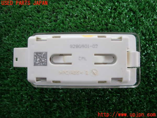 2UPJ-9230136413]BMW 328i(3A20)ルームランプ3 (真中 ラゲッジ) 中古 F30_2