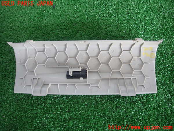 2UPJ-9230137691]BMW 328i(3A20)内装トリム類1 中古 F30_2