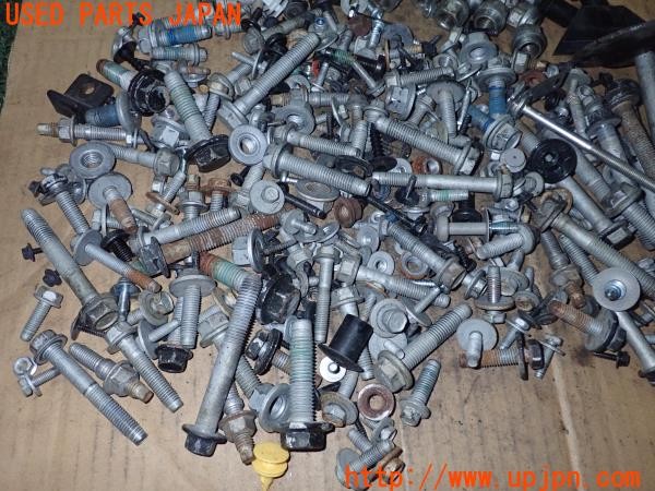 3UPJ=9230140720]キャデラック SRX クロスオーバー(T166C)ネジ・ナット・ステー類 セット ジャンク_3