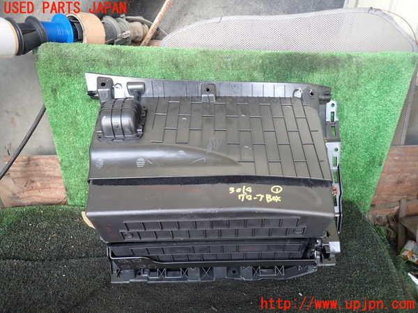1UPJ-9230147516]キャデラック・SRX クロスオーバー(T166C)グローブボックス1 中古_4