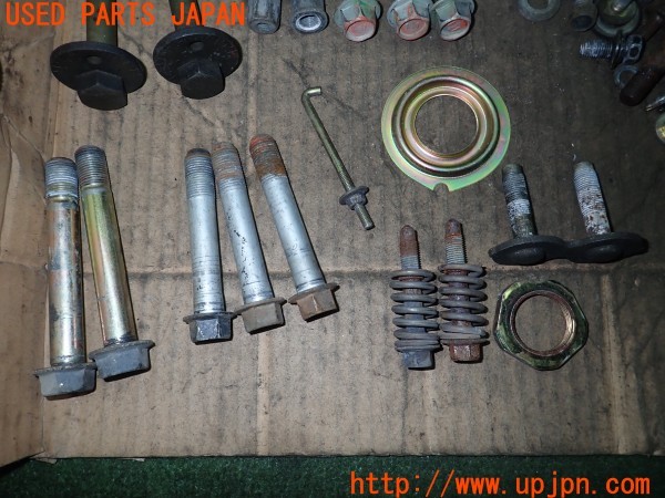 3UPJ=9230150720]ハイエースワゴン(KZH100G)ネジ・ナット・ステー類 セット ジャンク_3