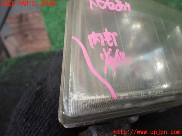 1UPJ-9230151182]ハイエースワゴン100系(KZH100G)左フォグ 中古_2
