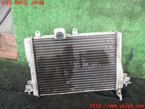 1UPJ-9230152323]ハイエースワゴン100系(KZH100G)ラジエーター3 中古_2