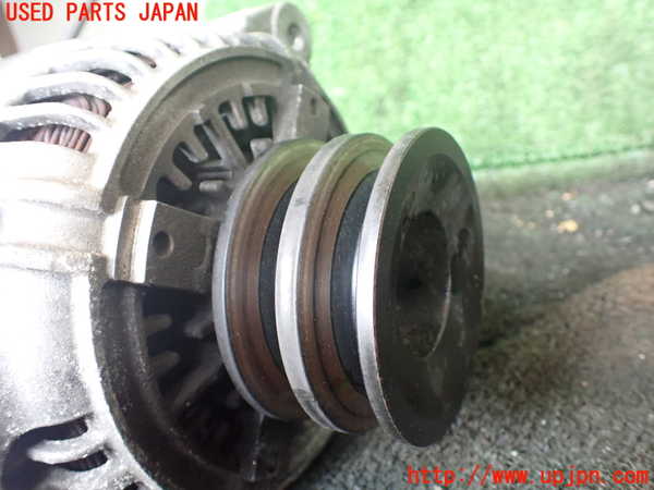 1UPJ-9230156015]ハイエースワゴン100系(KZH100G)オルタネーター(ダイナモ) 中古_3