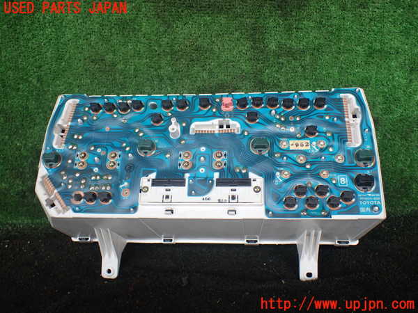 1UPJ-9230156170]ハイエースワゴン100系(KZH100G)スピードメーター 中古_3