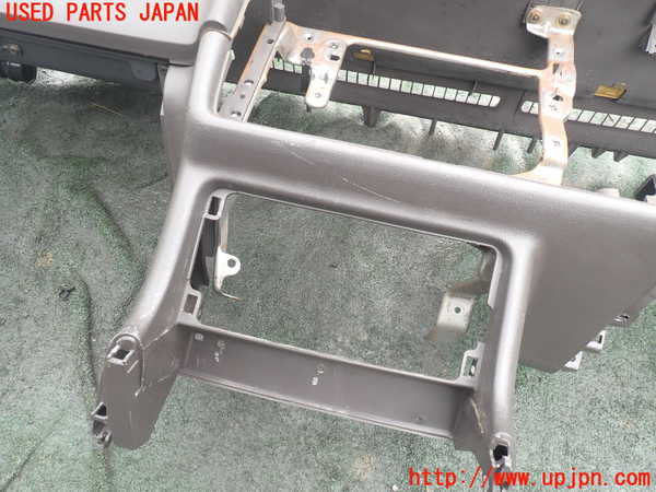 1UPJ-9230157505]ハイエースワゴン100系(KZH100G)ダッシュボード 中古_2
