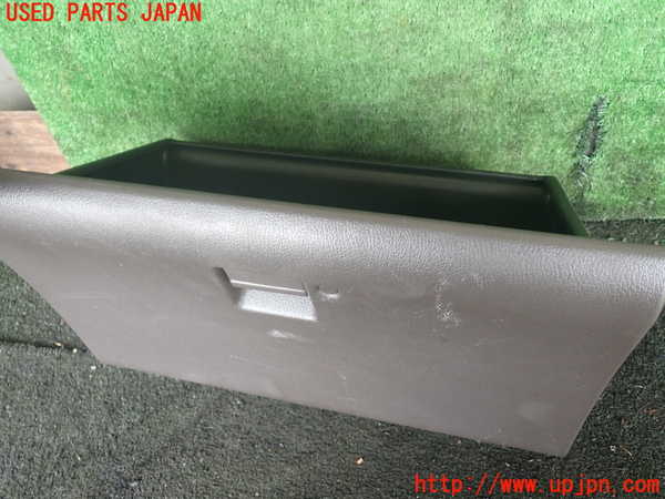 1UPJ-9230157516]ハイエースワゴン100系(KZH100G)グローブボックス1 中古_2