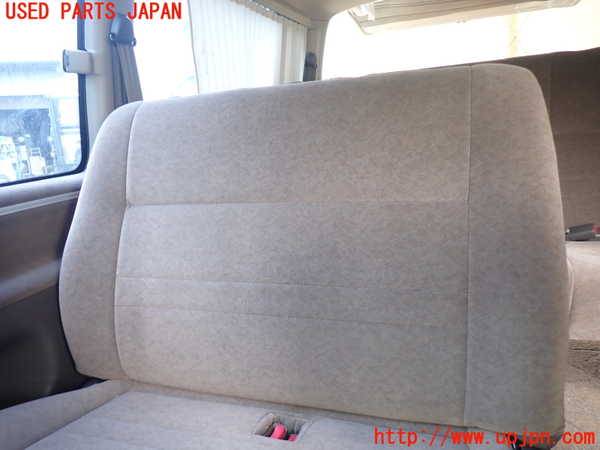 1UPJ-9230157145]ハイエースワゴン100系(KZH100G)右2列目シート 中古_2