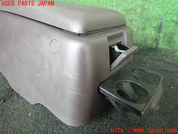 1UPJ-9230157540]ハイエースワゴン100系(KZH100G)センターコンソール 中古_4