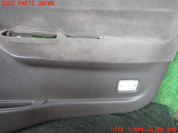 1UPJ-9230151234]ハイエースワゴン100系(KZH100G)右前ドア内張り 中古_3