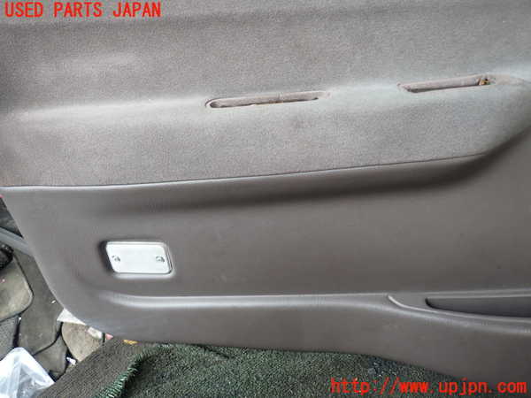 1UPJ-9230151264]ハイエースワゴン100系(KZH100G)左前ドア内張り 中古_3